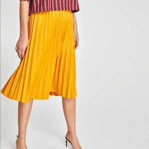 ZARA Women's Faux Suede Pleated Skirt in Gold Mustard Size Large